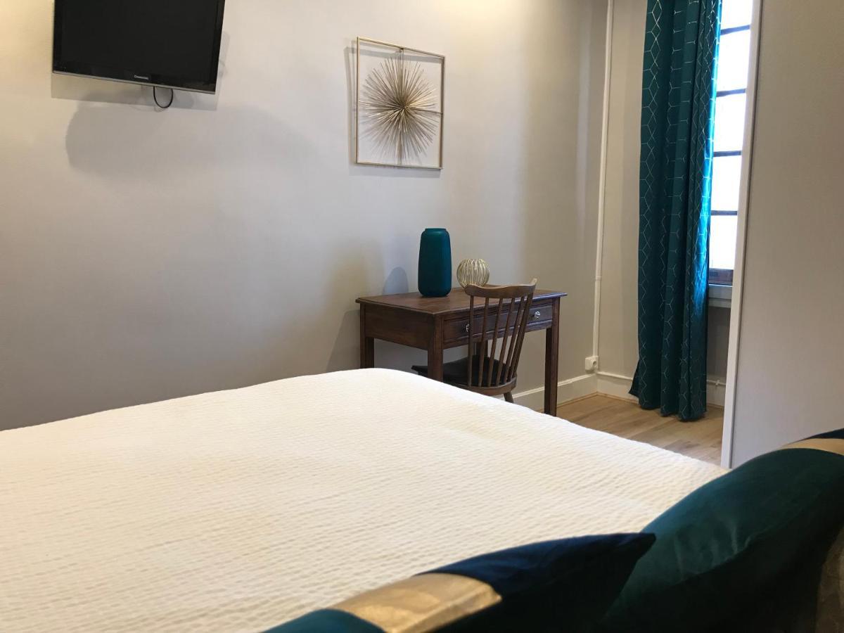 Logis Le Cheval Blanc Hotel Saint-Just  ภายนอก รูปภาพ